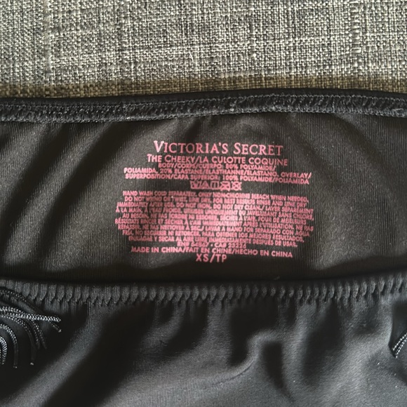 Victoria’s Secret Crochet Detail Bikini Bottoms - XS - Picture 2 of 4